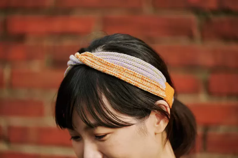 顏色/ 萱草橘x淡紫色 材質/ 棉線 適合頭圍/54~58cm