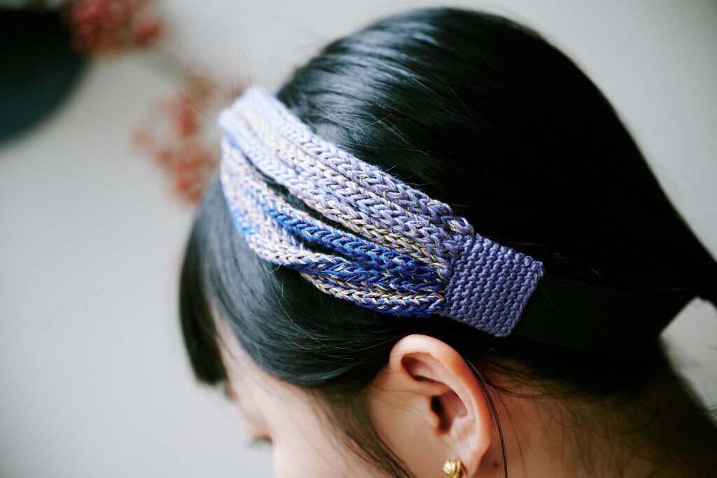顏色/ 群青色x淡紫色 材質/ 棉線 適合頭圍/54~58cm